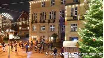 Adventsmusik am Weihnachtsbaum - Stadtmusik spielt auf dem Rathausplatz passende Weisen - Schwarzwälder Bote
