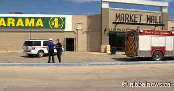 Police deem fire in Saskatoon mall as arson, looking for help to identify individual - Globalnews.ca