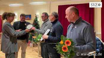 Sportverein Einheit 46 Parchim: Goldene Ehrennadel für langjährige Mitglieder des Spielmannszuges | svz.de - svz – Schweriner Volkszeitung