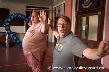 Joining drag queens on TV show costs Indiana pastor his job - Comox Valley Record