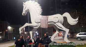 Foligno, Giostra della Quintana: compleanno da poker all’ombra del cavallo di Porta Romana con Luca Innocenzi - ilmessaggero.it