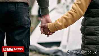 Cornwall will house 74 asylum seeker children - BBC News