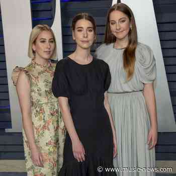 Alana Haim open to more acting roles following Licorice Pizza