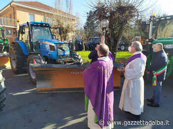Giornata del ringraziamento e benedizione dei trattori e macchine agricole a Monchiero - http://gazzettadalba.it/