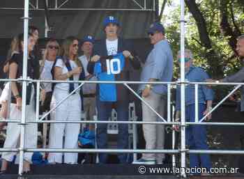 El plantel del Club Universitario de Buenos Aires homenajeó a Esteban Bullrich - LA NACION