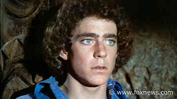 'Brady Bunch' star Barry Williams talks Lifetime's 'Blending Christmas,' why he left Hollywood for Missouri
