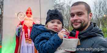 Prall gefüllte Nikolaus-Stiefel erreichen die Kinder per Seilbahn - Marler Zeitung