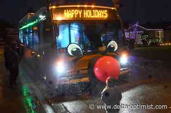 Reindeer Bus visits Ladner’s Candy Cane Lane - Delta-Optimist