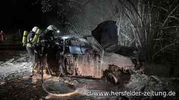 Bad Hersfeld: Frau bemerkt technische Probleme während der Fahrt – plötzlich brennt ihr VW - Hersfelder Zeitung