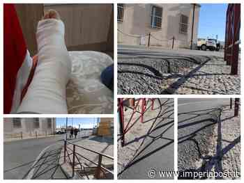 Imperia: inciampa all'imbocco di Calata Cuneo e si rompe la caviglia, l'appello di una 54enne. "Dislivello pericoloso, va sistemato per la sicurezza di tutti" / Le immagini - Imperiapost.it