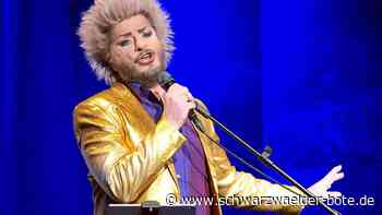 Comedian tritt in Nagold auf: Kay Ray gibt Vollgas im goldglänzenden Outfit