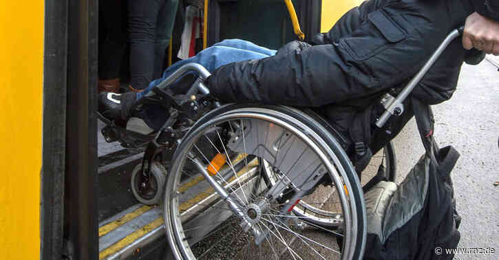 Mannheim:  Rollstuhlfahrerin stürzt in Bahn nach Notbremsung