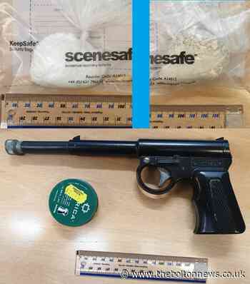 Police recover drugs and weapons in Farnworth - The Bolton News