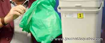 La Ville de Québec fournira 24 millions de sacs de plastique par an