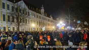 Corona: Tausende demonstrieren gegen härtere Maßnahmen