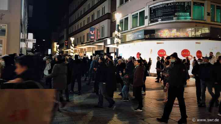 2.000 Menschen bei verbotenen Corona-Protesten in Mannheim - SWR