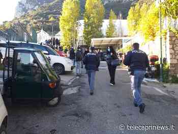 Vaccini: eccezionale affluenza stamane al Centro vaccinale dell'isola di Capri. Alle 9.45 già staccati 500 biglietti di prenotazione - Telecaprinews