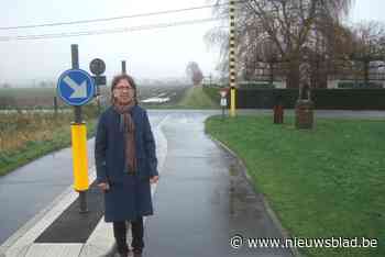Gedeputeerde Riet Gillis verdedigt tracé voor fietssnelweg: “Oude spoorwegbedding is  openbaar domein”