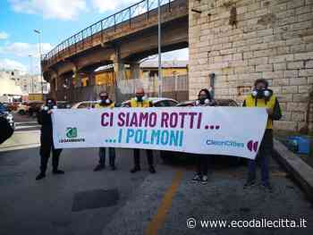 Anche a Bari il flash mob di Legambiente per ribadire l'urgenza di ridurre l'inquinamento atmosferico nelle città italiane - Eco dalle Città