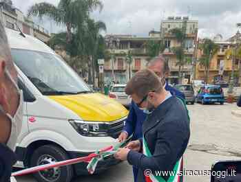 Vandali in azione a Floridia, danneggiato il nuovo scuolabus. Carianni:"Persone indegne" - SiracusaOggi.it