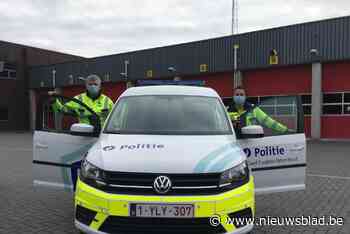 Bestelwagen botst met motorfiets