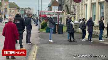 Covid: Home-working 'single most important' defence, says health boss