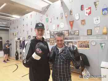 Eduard organiseert boksgala om geld op te halen voor Apeldoornse zwerfjongeren: 'Je bent al een winnaar als je de ring instapt' - indebuurt Apeldoorn - indebuurt