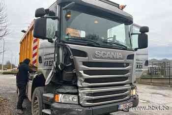 17-jarige lichtgewond na ongeval met vrachtwagen in Paal - Het Belang van Limburg