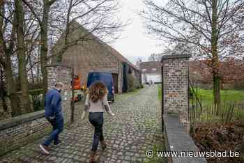 Filmploeg van Veerle Baetens draait in Berlaar binnenopnames in schuur