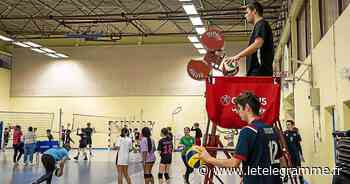 Lorient - La section volley du Patronage laïque de Lorient s'équipe d'une machine lance ballons - Le Télégramme