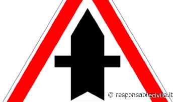 Sinistro stradale: diritto di precedenza non obbliga al fermo del veicolo - Responsabile Civile