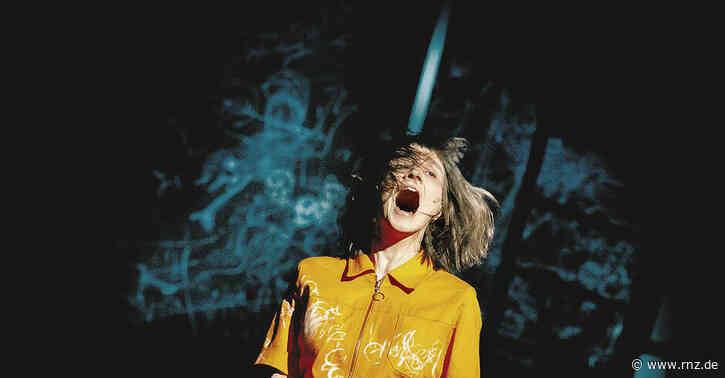 Nationaltheater Mannheim:  Zwei starke Frauen neben blassen Männern