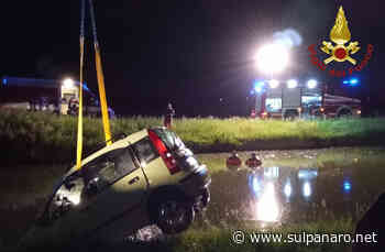 Cadono con l'auto nel canale a Limidi di Soliera - sulpanaro.net