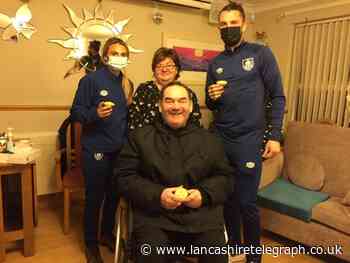Burnley FC striker goes on festive visit to Pendleside hospice