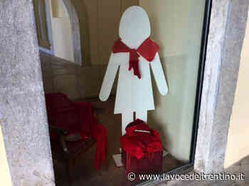 Alto Garda e Ledro, quadrati di lana rossa: ultimi giorni - la VOCE del TRENTINO