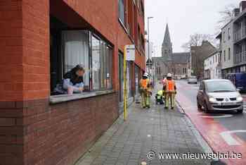 Gaslek onder voetpad naast rusthuis