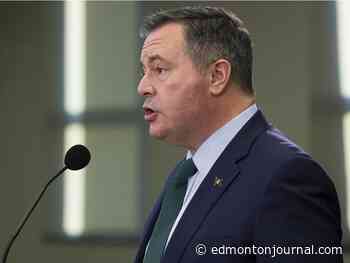 COVID-19: Alberta allows more households, including unvaccinated, to gather indoors ahead of Christmas