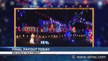 Lighting up the Holidays: Middle Road home in Henrietta