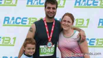 Lynchburg man finishes Richmond Marathon after injuring his ankle during training - WSLS 10