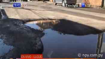 Baches gigantes en la avenida Nanawa tiene cansados a vecinos de Luque | Noticias Paraguay - NPY