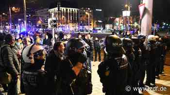 Proteste gegen Corona-Maßnahmen in Mannheim - ZDFheute