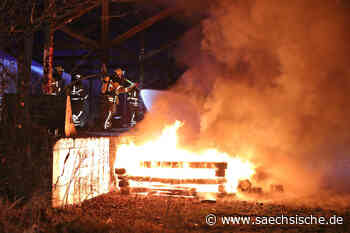 Holzschwellen und Lagerdach brennen in Dresden - Sächsische.de