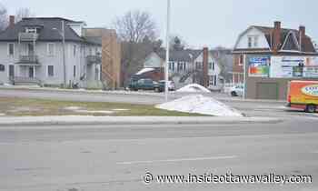 WHAT'S GOING ON HERE: New signs coming to Renfrew intersection, Highway 17 - Ottawa Valley News