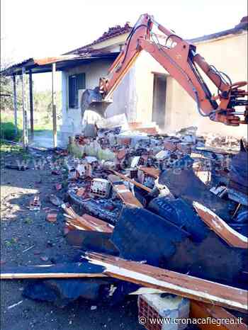 Ruspe in azione a Bacoli, demolita una villetta abusiva - Cronaca Flegrea