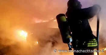 Colleferro. Nella notte ignoti hanno dato alle fiamme tre automobili parcheggiate in strada. Indaga la Polizia di Stato - Cronache Cittadine