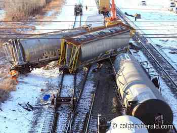 No leaks, no injuries in early morning train derailment in Ogden - Calgary Herald