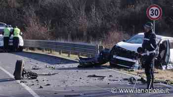 Scontro a Siena, due automobilisti feriti e incastrati nelle lamiere - LA NAZIONE