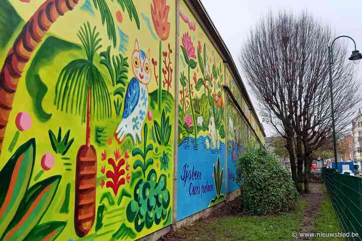 Sluikstort wordt plek voor kinderen en viervoeters met nieuwe muurschildering