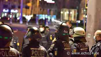 Mannheim: Krawalle bei illegaler Corona-Demo – mehrere Polizisten verletzt - echo24.de