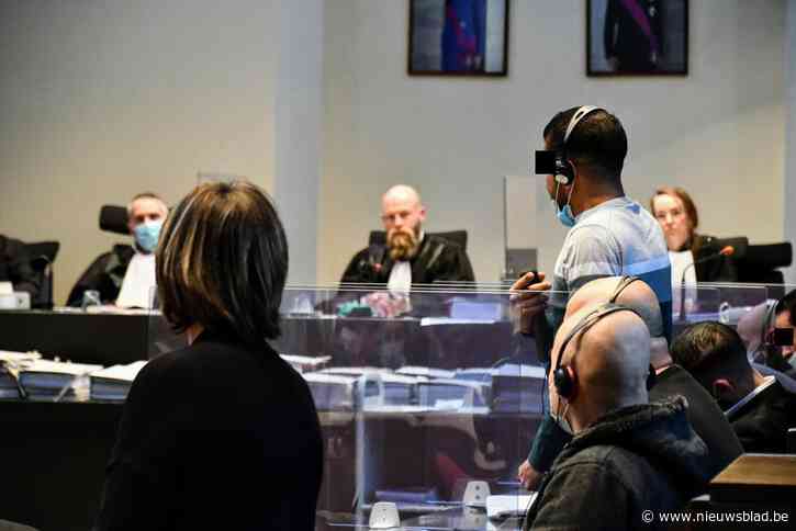 Taxichauffeurs schreeuwen onschuld uit op proces rond dood 39 Vietnamezen: “Wij werden misbruikt en zijn zelf slachtoffers”